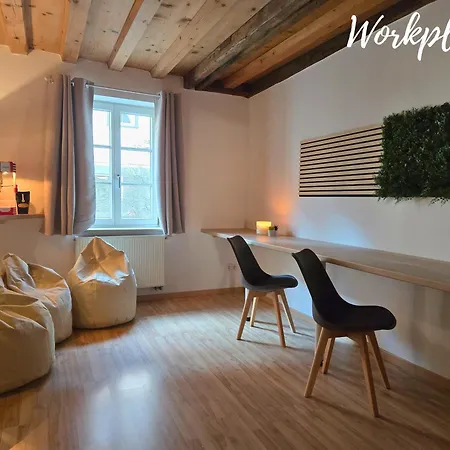 Holiday&stay Big Blue Beamer 10 Personen Apartment Blaubeuren
